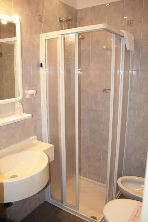 Two-Bedroom Apartment,11875168:JPEG